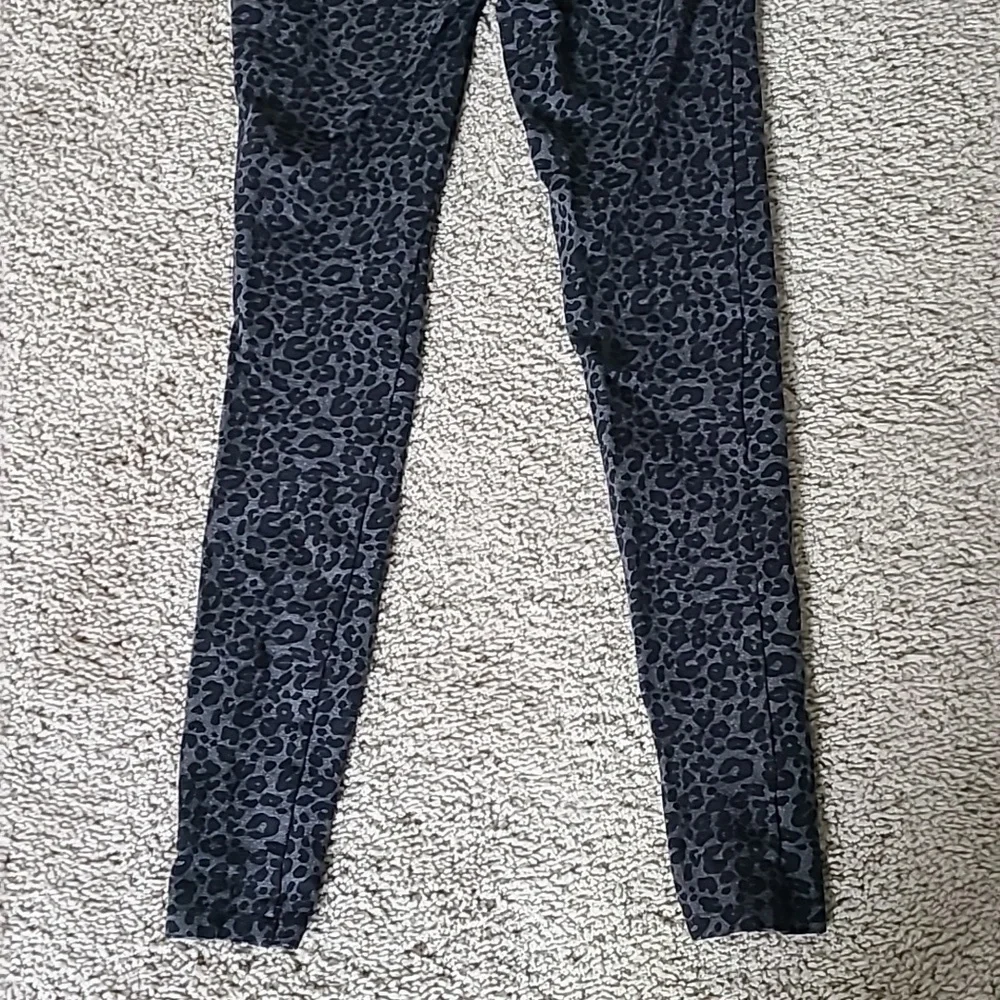 Loft leopard leggings XXSP - Picture 8 of 8